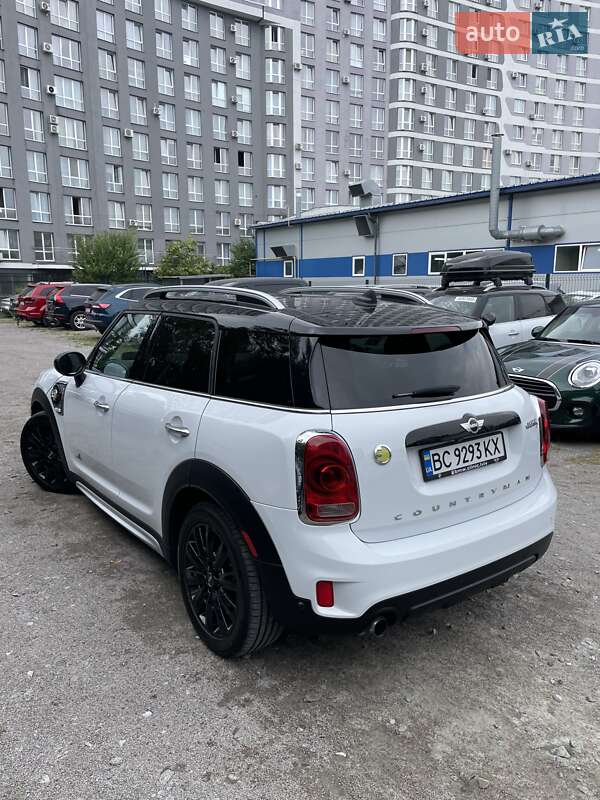 Хэтчбек MINI Countryman 2017 в Львове