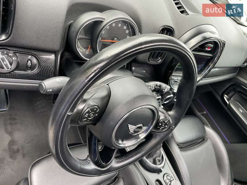 Хэтчбек MINI Countryman 2017 в Львове