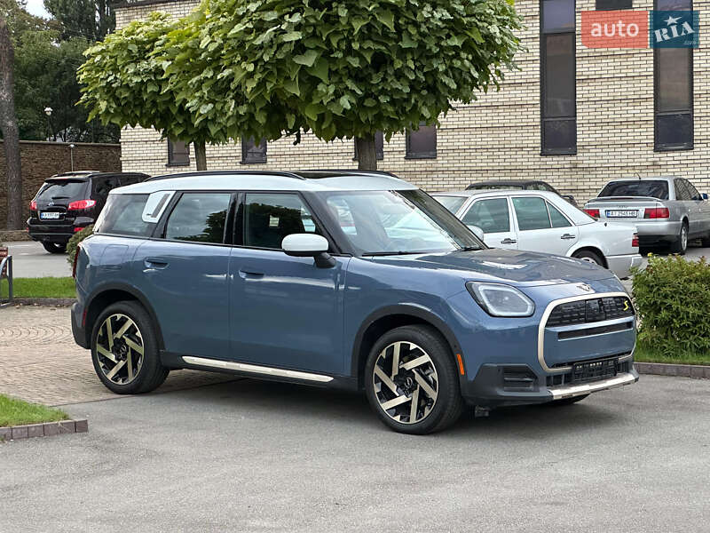 Внедорожник / Кроссовер MINI Countryman 2024 в Киеве
