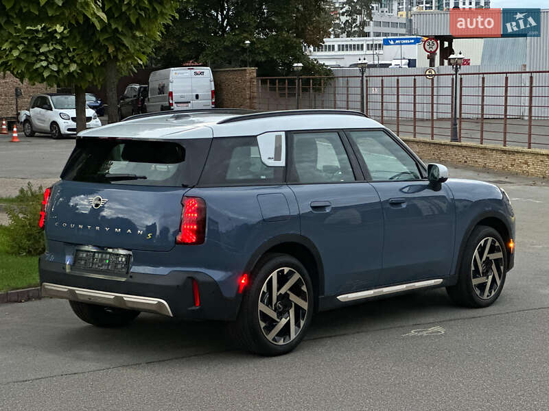 Внедорожник / Кроссовер MINI Countryman 2024 в Киеве