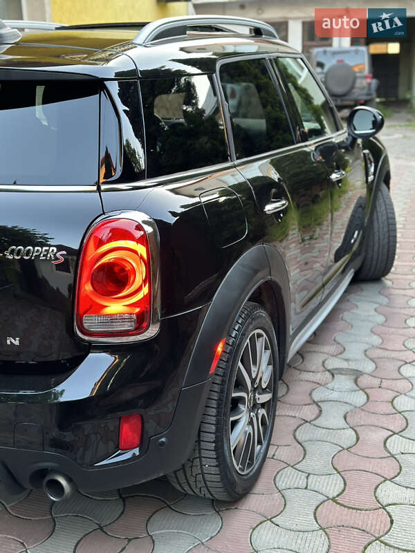 Хэтчбек MINI Countryman 2017 в Черновцах