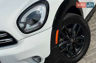 Позашляховик / Кросовер MINI Countryman 2014 в 