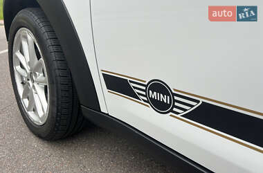 Внедорожник / Кроссовер MINI Countryman 2016 в 