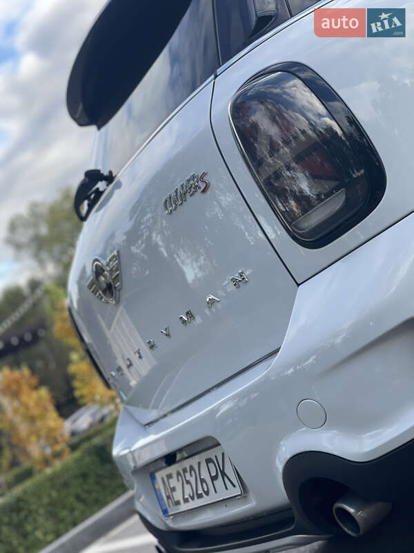 Внедорожник / Кроссовер MINI Countryman 2016 в Киеве