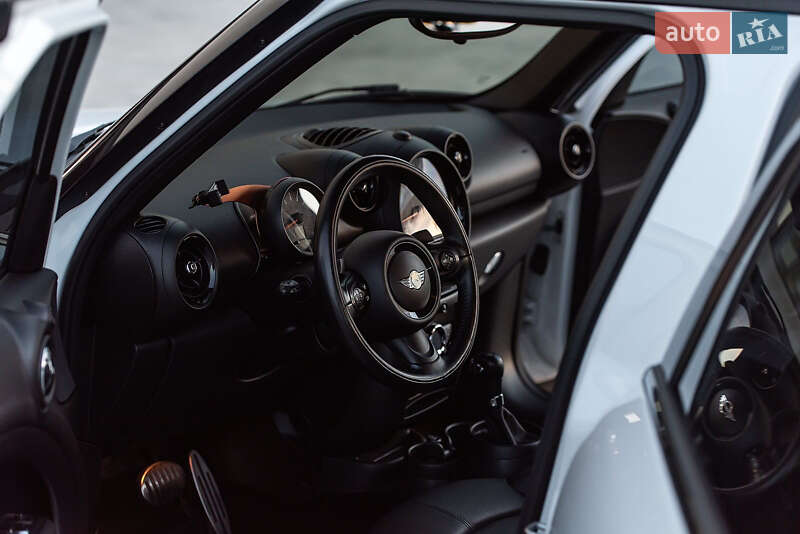 Внедорожник / Кроссовер MINI Countryman 2015 в Черкассах