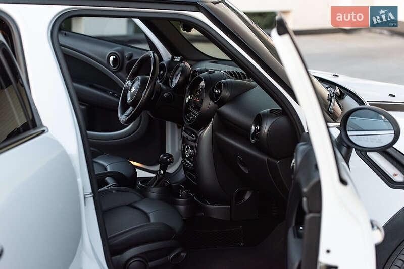 Внедорожник / Кроссовер MINI Countryman 2015 в Черкассах