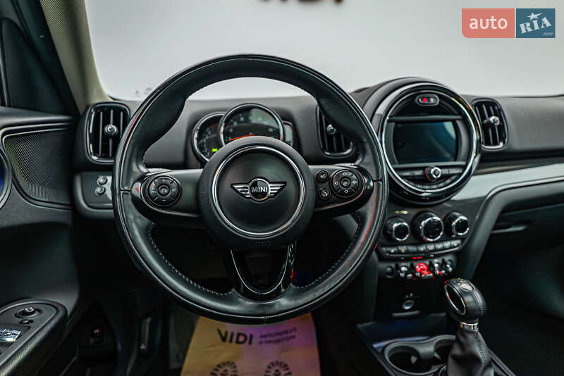 Хэтчбек MINI Countryman 2018 в Киеве фото 12 Хэтчбек MINI Countryman 2018 в Киеве