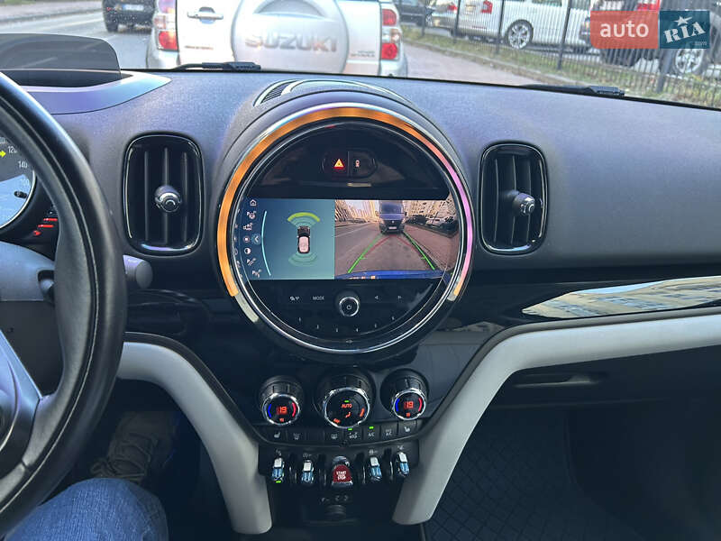 Хэтчбек MINI Countryman 2017 в Киеве