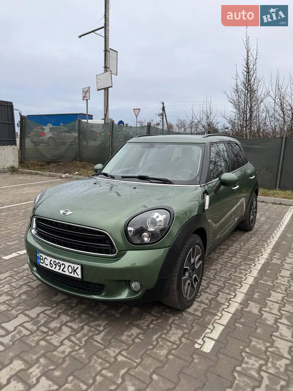 Авто без технічних зауважень. Авто європейське. В комплекті 2 комплекти коліс на оригінальних дисках.