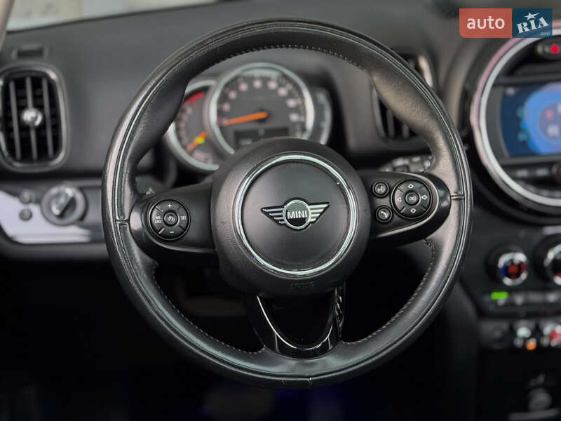 Хэтчбек MINI Countryman 2019 в Киеве фото 18 Хэтчбек MINI Countryman 2019 в Киеве