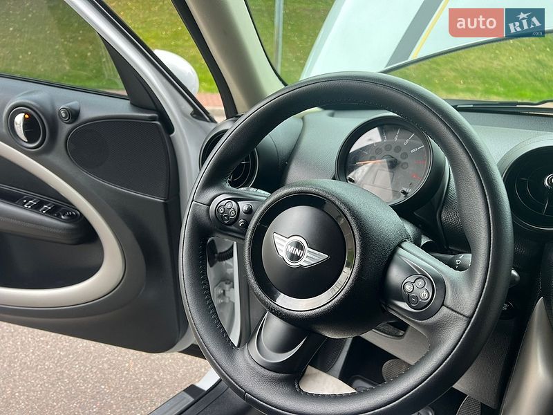 Внедорожник / Кроссовер MINI Countryman 2016 в Киеве