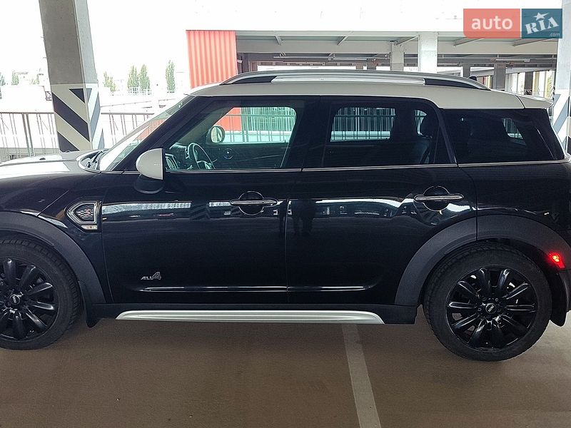 Хэтчбек MINI Countryman 2017 в Киеве