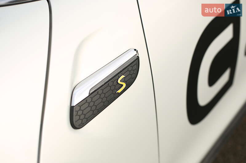 Хэтчбек MINI Electric 2021 в Киеве
