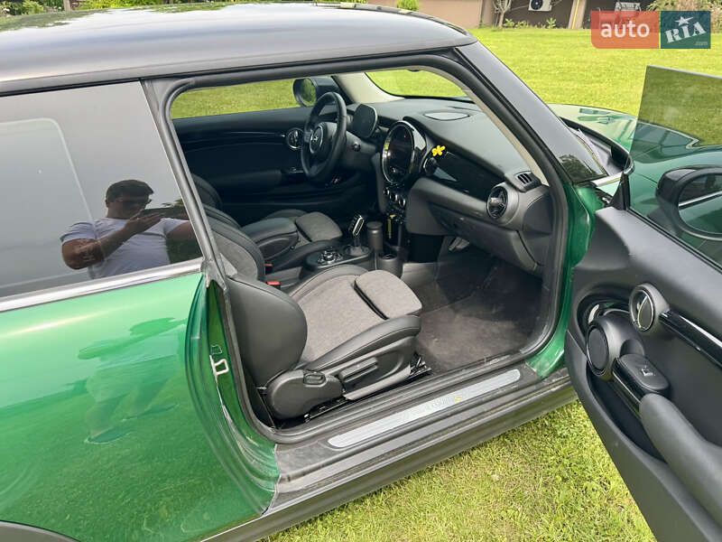 Хэтчбек MINI Electric 2021 в Киеве