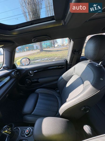 Хэтчбек MINI Electric 2020 в Киеве