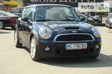 Хэтчбек MINI Hatch 2013 в Киеве