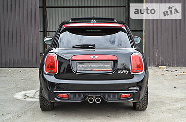 Хэтчбек MINI Hatch 2014 в Киеве