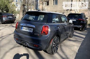 Купе MINI Hatch 2019 в 