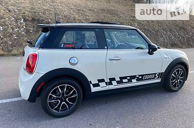 Хетчбек MINI Hatch 2014 в 