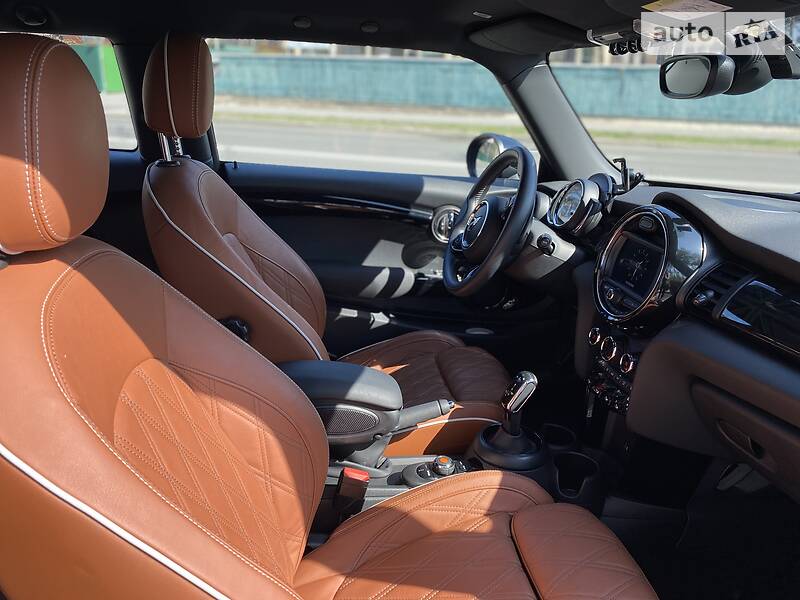 Хетчбек MINI Hatch 2018 в Києві