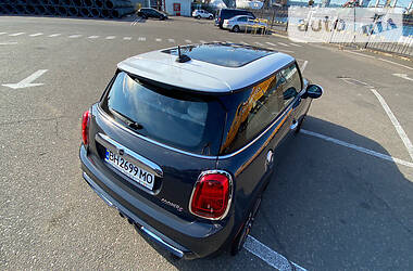 Купе MINI Hatch 2019 в 