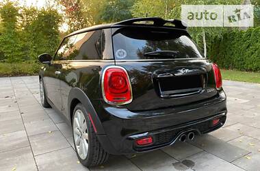 Хэтчбек MINI Hatch 2015 в Киеве