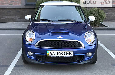 Хэтчбек MINI Hatch 2012 в Киеве