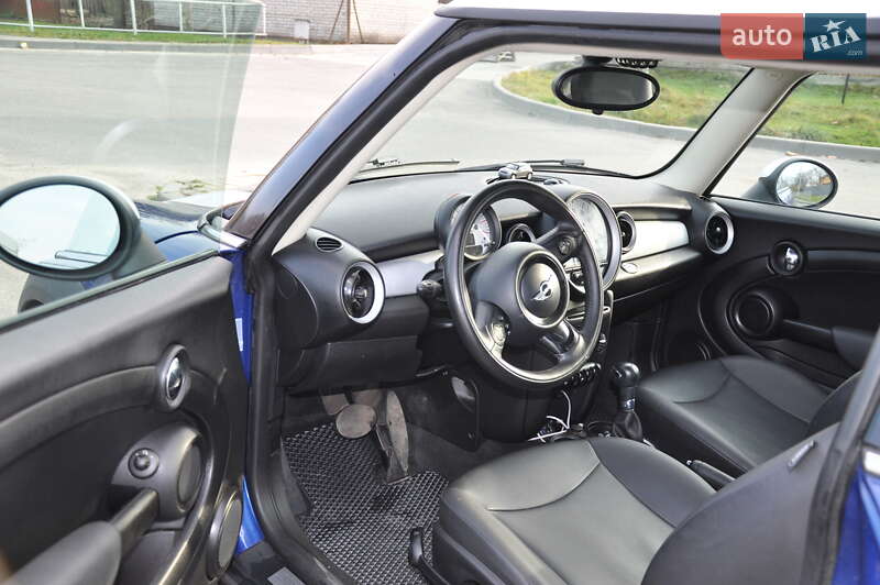 Хэтчбек MINI Hatch 2012 в Львове