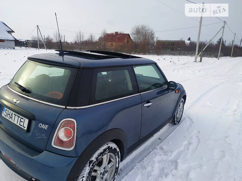 Хэтчбек MINI Hatch 2010 в Полтаве