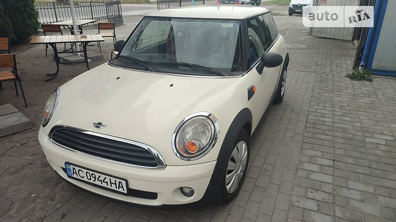 Купе MINI Hatch 2009 в Шацьку