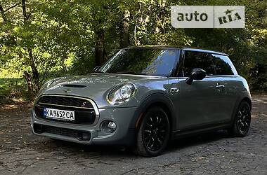 Хэтчбек MINI Hatch 2016 в Львове