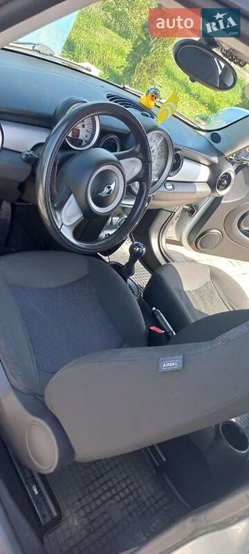 Хэтчбек MINI Hatch 2007 в Дубно