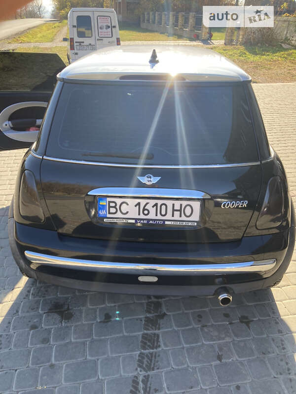 Купе MINI Hatch 2001 в Снятині