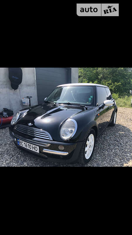 Купе MINI Hatch 2001 в Снятині