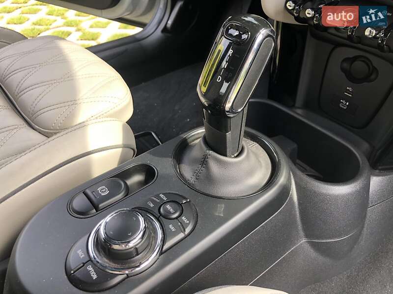 Купе MINI Hatch 2021 в Киеве