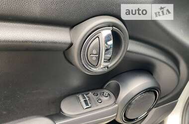 Хетчбек MINI Hatch 2014 в 