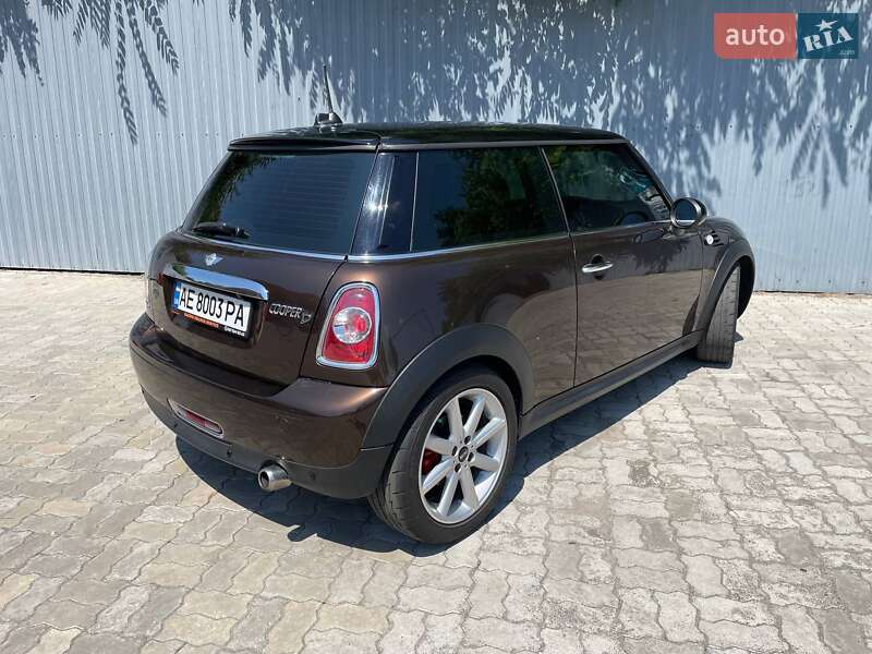 Седан MINI Hatch 2011 в Кам'янському