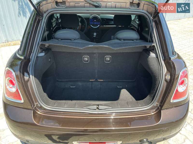 Седан MINI Hatch 2011 в Кам'янському