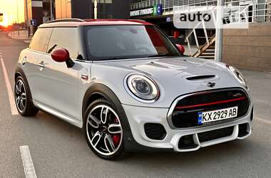 Хэтчбек MINI Hatch 2016 в Киеве