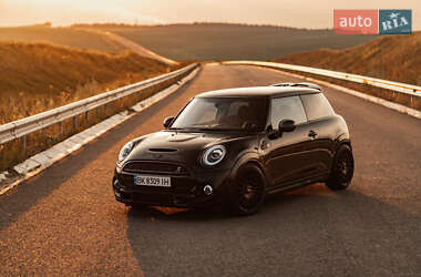 Хэтчбек MINI Hatch 2015 в Ровно