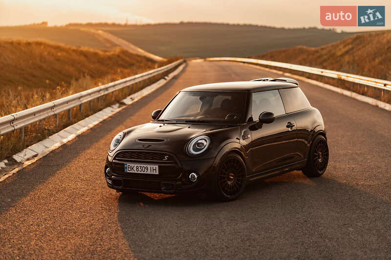 Хетчбек MINI Hatch 2015 в Рівному