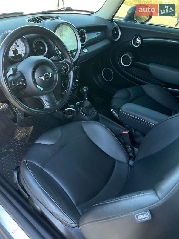 Хэтчбек MINI Hatch 2011 в Одессе