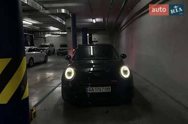 Хэтчбек MINI Hatch 2019 в Киеве