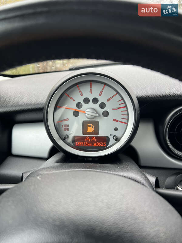 Хэтчбек MINI Hatch 2010 в Теребовле