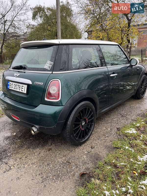 Хэтчбек MINI Hatch 2010 в Теребовле
