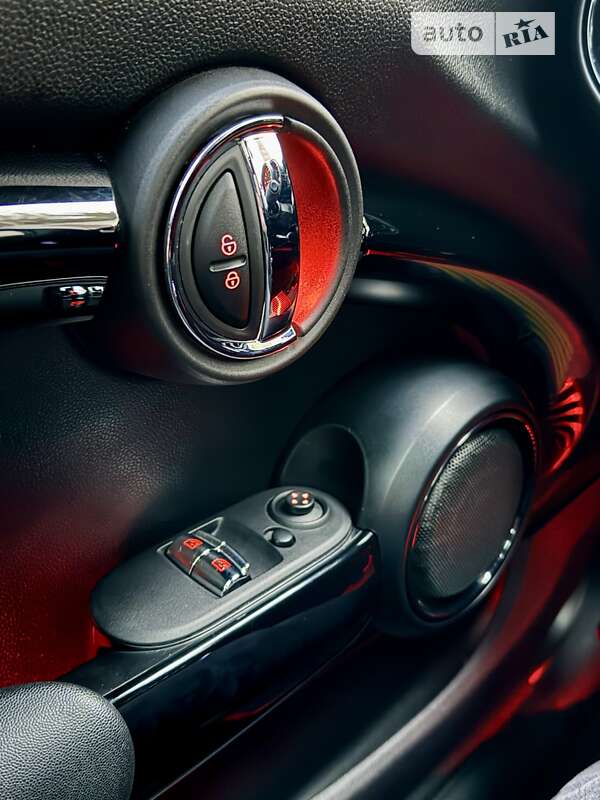Хетчбек MINI Hatch 2016 в Дніпрі