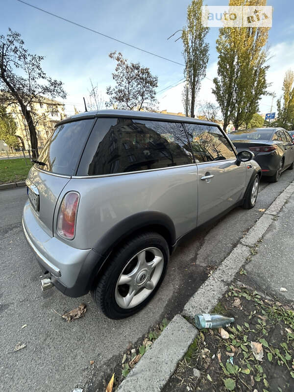 Хэтчбек MINI Hatch 2004 в Киеве