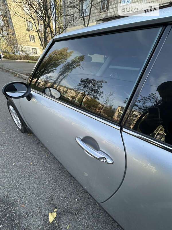 Хэтчбек MINI Hatch 2004 в Киеве