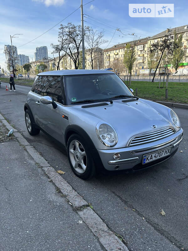 Хэтчбек MINI Hatch 2004 в Киеве