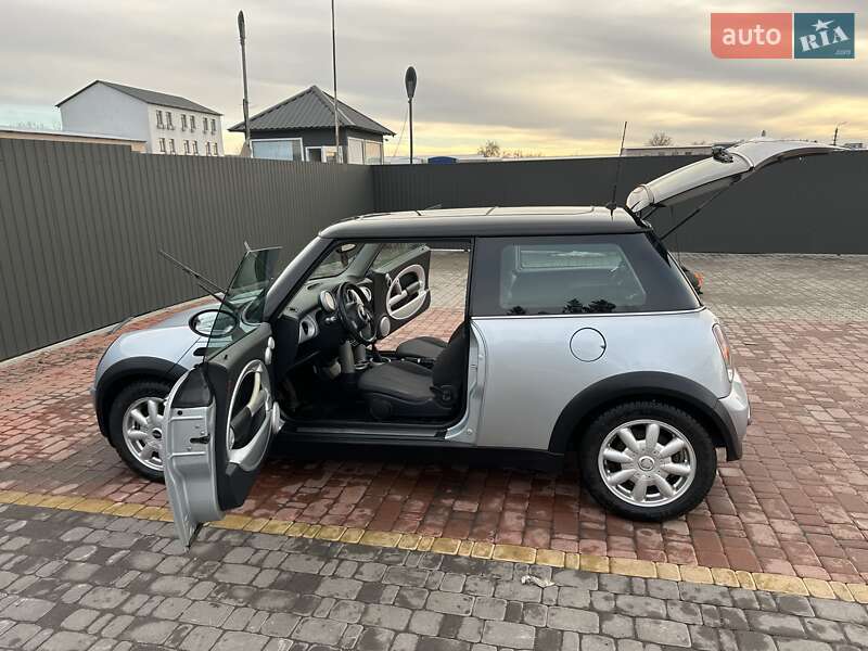 Хетчбек MINI Hatch 2002 в Кривому Розі